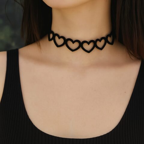 Collar choker gargantilla de corazones