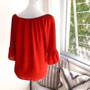 VN85 BLUSA CORRUGADA CON MANGAS ANCHAS