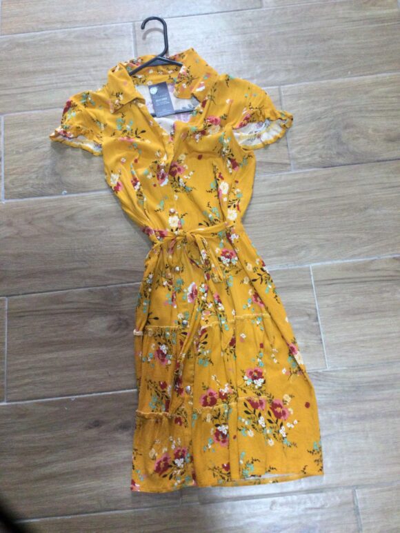 VN77 Vestido semi-formal amarillo con flores