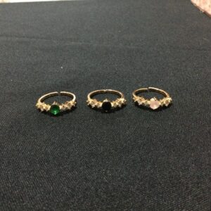 VN82 ANILLOS DE FANTASÍA CON PIEDRA PRECIOSA EN EL CENTRO