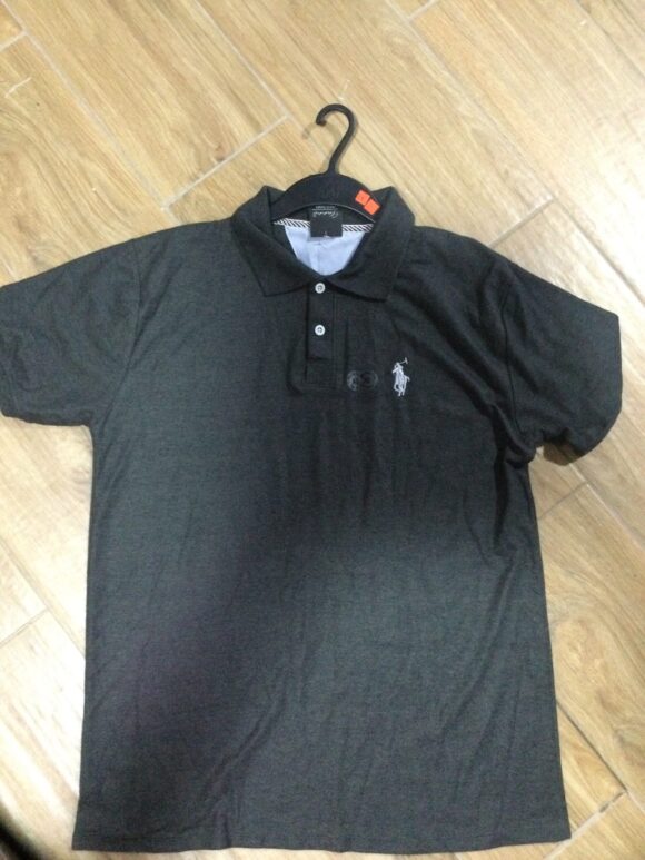 VN302 Camisa polo negra