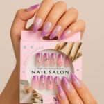 VN420 Uñas largas rosadas de flores y pepitas y lila en las puntas