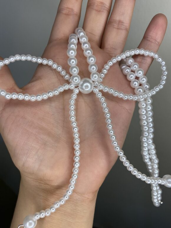 Collar de perlas y lazo - Image 4