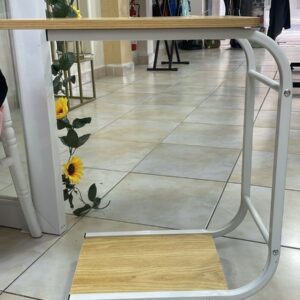 Mesa con ruedas 50x30x60