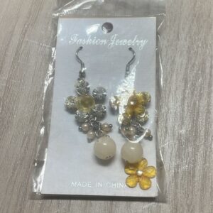 Aretes de flores amarillas