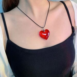 GP38 Collar corazón rojo
