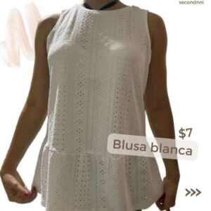 Blusa blanca suelta