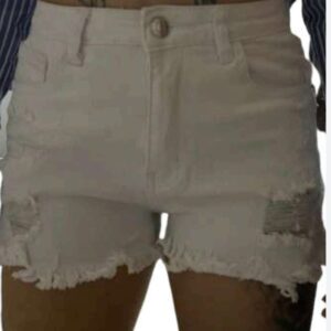 Short blanco rasgado
