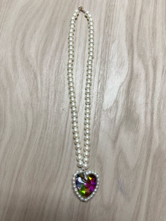 Collar largo de perlas y cristal de corazón tornadol - Image 2