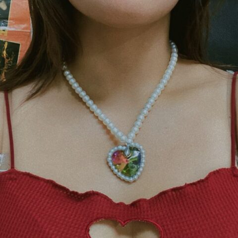 Collar largo de perlas y cristal de corazón tornadol