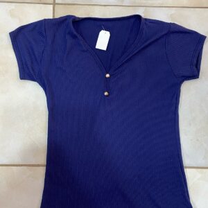 Blusa básica azul marino con botones dorados - GP26