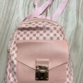 Mochila pequeña de cuerina rosa