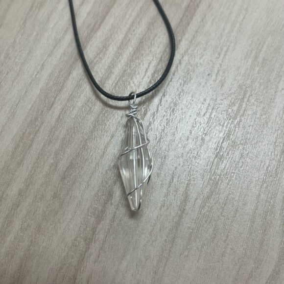 Collar piedra plástico alambre VN889