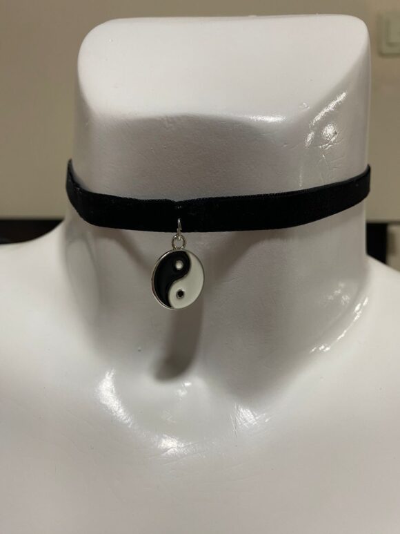 vn997 Choker terciopelo con Yin y Yang - Image 2