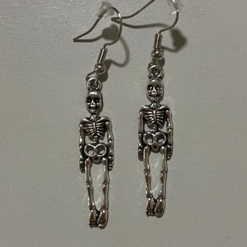 vn1025	Pendientes Skeletons mediano