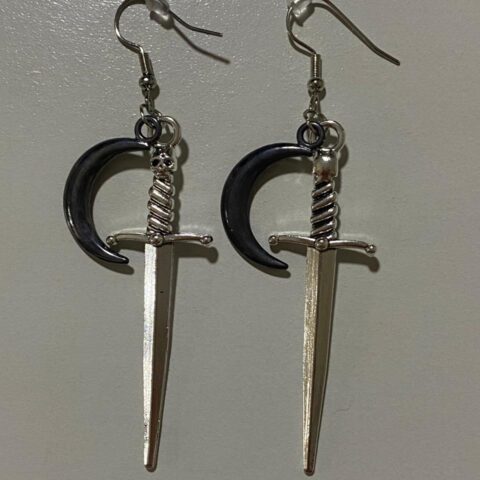 vn1026	Pendientes Moon Dagger mediano