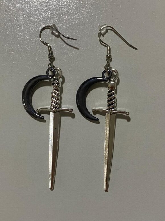 vn1026	Pendientes Moon Dagger mediano