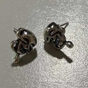 vn1032 Aretes de máscara de drama