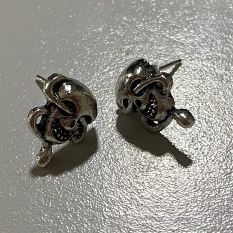vn1032 Aretes de máscara de drama