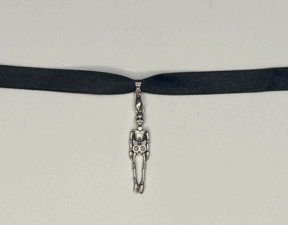 GP85 Choker de Cinta con Dijes