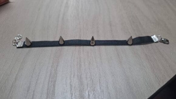 VN1050 Pulsera negra punk de púas - Image 4
