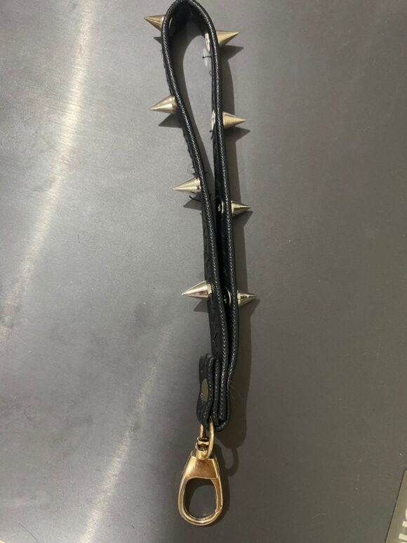 VN1056 Llavero Spikes - Image 2