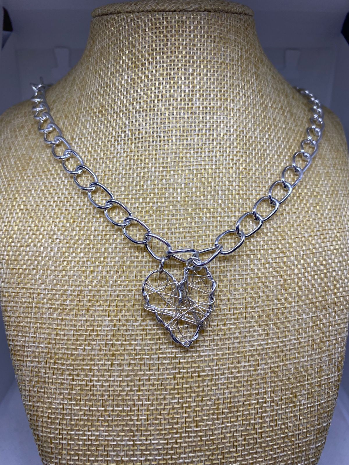 VN1062 Cadena Corazón Atado