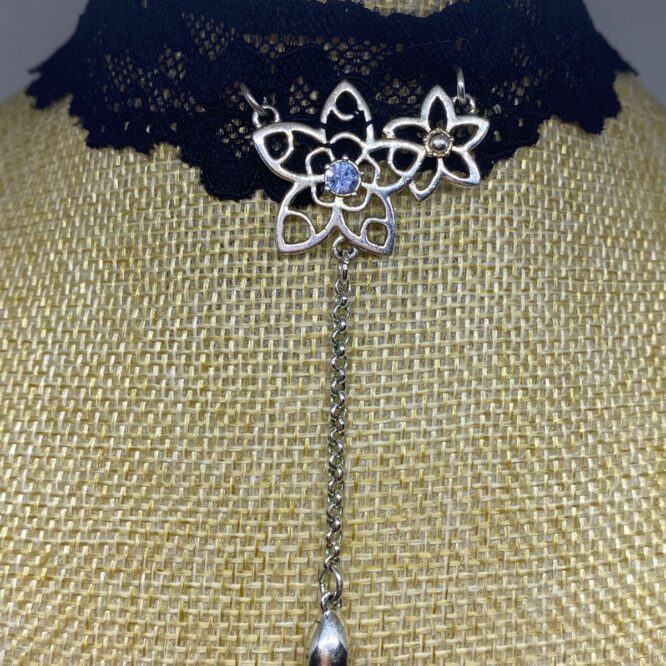 VN1063 Choker Rosa Gótica