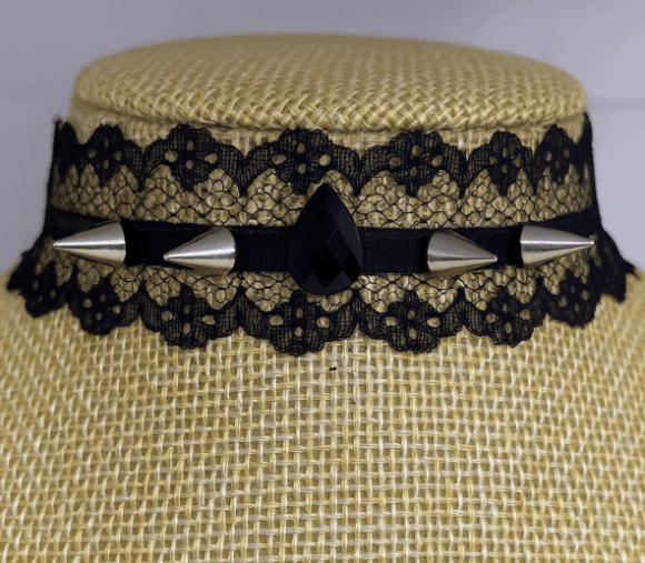 VN1060 Choker espinas Góticas