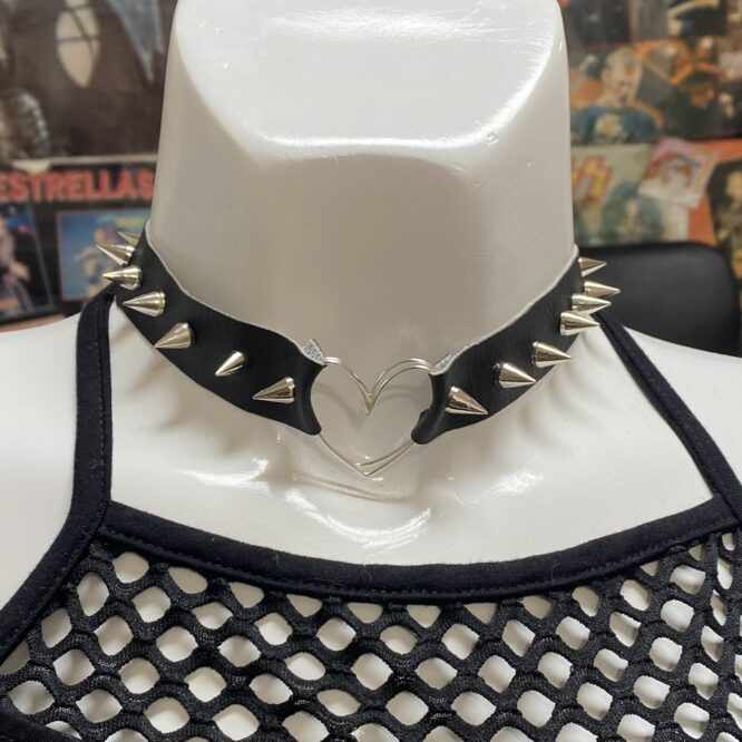 VN1094 Choker corazón con spikes - bajo pedido