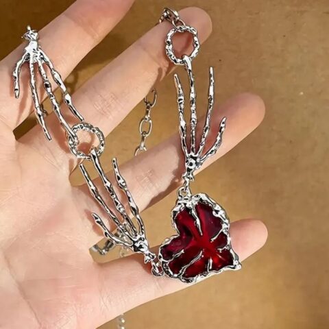 VN1125 Collar de Corazón Esquelético Rojo