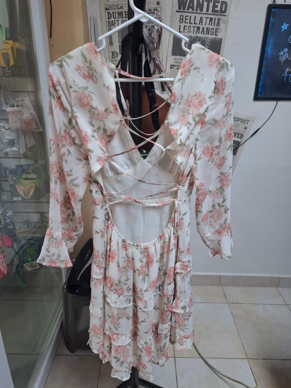 vn1158 Vestido floreado rosado y blanco escote espalda T/M - Image 4