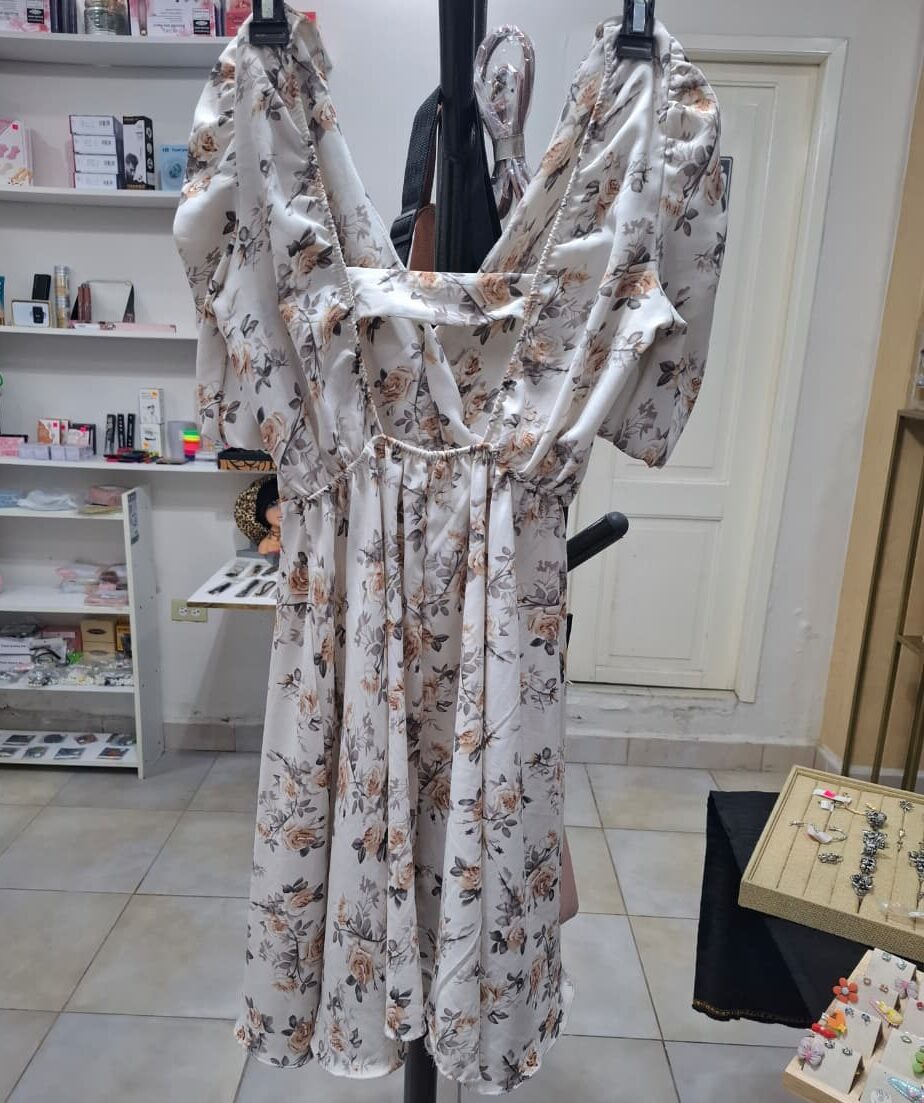 VN1144 Vestido Claro Blanco y Floreado M/L - Image 3