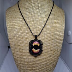 SP80 Collar Dientes de Vampiro