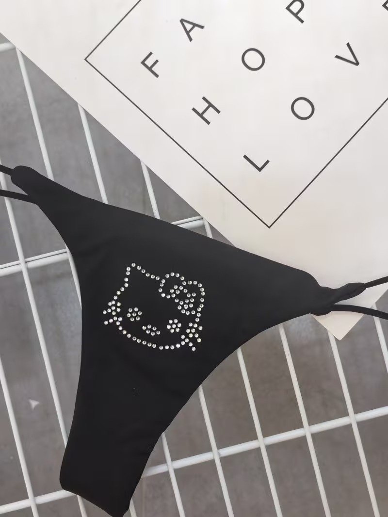 VN1306 Pantie de Hello Kitty T/M