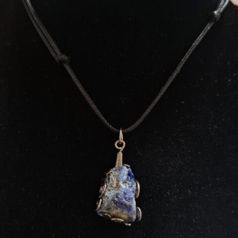 SP135 Collar de Piedra Azul Marino