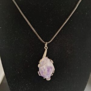 SP136 Collar de Piedra Morada