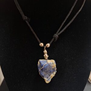 SP137 Collar de Piedra Grande Azul Marino