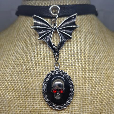 VN1262 Choker Murciélago y Calavera