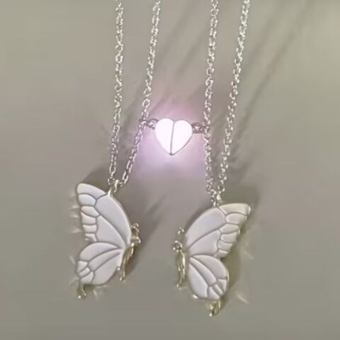 VN1326 Collares Pareja Mariposas con Corazón Imantado