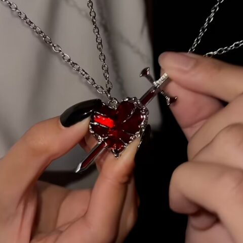VN1327 Collar Pareja Espada y Corazón